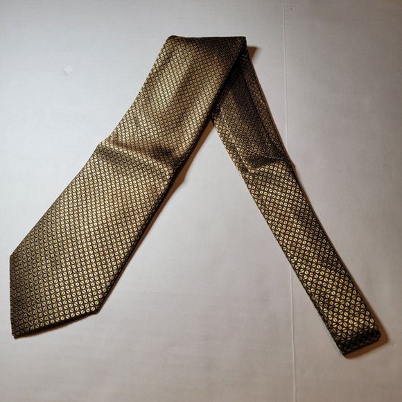 Kenneth Cole NY Tie Gold Tiny Circles - 100% Imported Silk - Picture 3 of 4